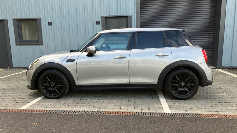 MINI Hatchback 1.5 Cooper Classic Premium 5dr Auto Petrol Hatchback